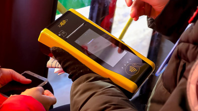 Алматы автобустарында жолақысын төлеудің жаңа тәсілі енгізілді