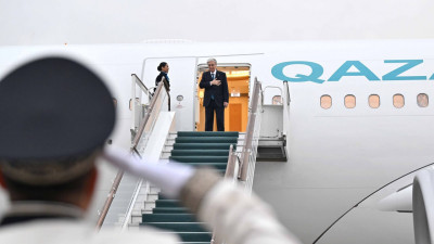 Көшелердегі қазақ Туы мен құрмет қарауылы: Тоқаевтың 252 сағаттағы 23 сапары