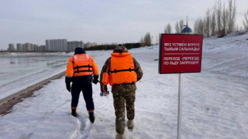 Фотография к новости: Астанада Есіл жағалауындағы мұз айдыны мен сырғанақтар уақытша жабылды