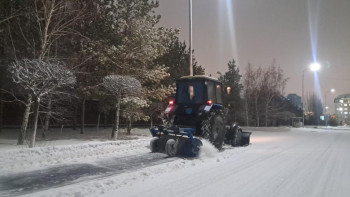 Фотография к новости: Астанада қар күреу жұмысына мыңға жуық арнайы техника жұмылдырылды