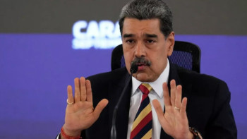 Фотография к новости: CNN: Мадуро мен оның әйелі Нью-Йорктегі қамау орталығына жеткізілді