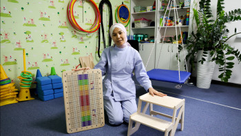 Фотография к новости: “Ешкім балам мүгедек болсын демейді”: Ерекше егіз баланы тәрбиелеп отырған қайсар ана