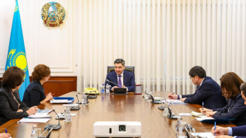 Фотография к новости: Жекеменшік мектептер мен клиникаларды қаржыландыру қайта қаралады