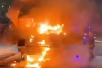 Фотография к новости: Астанада жүк көлігі өртке оранды