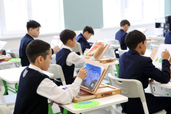 Фотография к новости: Алматылық оқушылар арасында экологиялық челлендж басталды