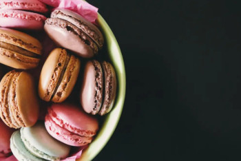 Фотография к новости: Ұлыбритания зиянды тағамдардың жарнамасына шектеу қойды