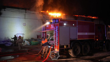 Фотография к новости: Алматыда қоймадан шыққан өрт толығымен сөндірілді