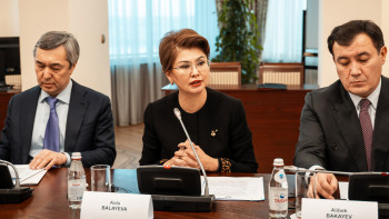 Фотография к новости: Аида Балаева Түркі сауда-өнеркәсіп палаталары одағының 3-ші Бас Ассамблеясына қатысушылармен кездесті