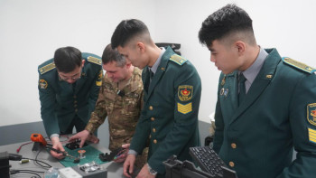 Фотография к новости: Қорғаныс министрлігінің курсанттары армия үшін практикалық прототиптер әзірлеуде