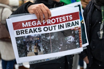 Фотография к новости: Иранда наразылық білдірушілер 25 мешітті қиратты