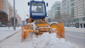Фотография к новости: Астанада қармен күрес: Көшелер қалай тазаланып жатыр?