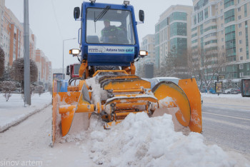 Фотография к новости: Астанада қармен күрес: Көшелер қалай тазаланып жатыр?