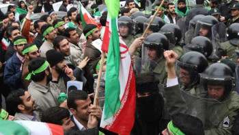 Фотография к новости: Ирандағы көтеріліс: Тегеранда қаза тапқандар саны артып, қала толық жарықсыз қалды