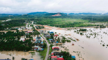Фотография к новости: Малайзияда ауқымды су тасқынына байланысты мыңдаған адам эвакуацияланды