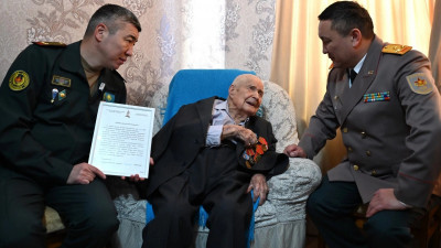 Алматыда ғасыр жасаған ҰОС ардагерін Қорғаныс министрлігі құттықтады