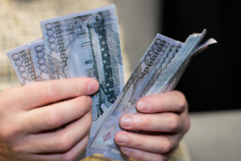 Көкшетауда 500 мың теңге бопсалаған екі күдікті ақша алу кезінде ұсталды