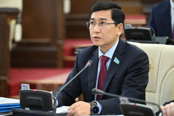 Фотография к новости: Аймағамбетов өңірлерде көтерілген негізгі мәселелерді атады