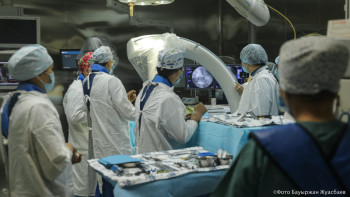 Фотография к новости: "Бірнеше жерден ішегі тесілген": Шымкентте сүйек жұтып қойған азаматқа ота жасалды