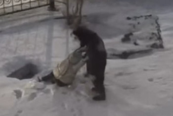 Қарағандыда -30 градус аязда оқушы су толы ашық құдыққа құлады