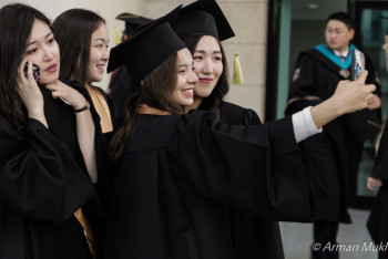 Фотография к новости: Қазақстандық дипломдар енді шетелде жарамды