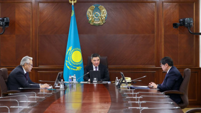 Жалған пациенттер мен қосарланған төлемдер: Үкімет ӘМСҚ-ны Қаржы министрлігінің қарамағына берді