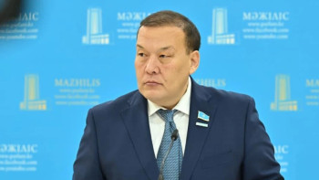 Фотография к новости: "Кризис жоқ": Депутат Қазақстан неге өсіп жатқанын, оны неге көпшілік сезбейтінін түсіндірді