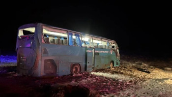 Фотография к новости: Маңғыстау облысында 50 жолаушысы бар автобус аударылды: Қаза тапқандар бар