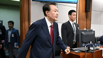 Фотография к новости: Әскери жағдай жариялаған экс-президент 5 жылға сотталды