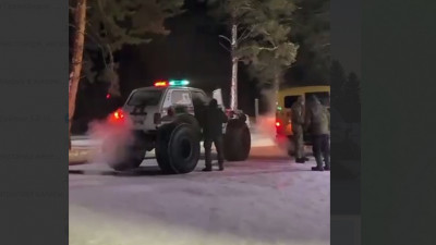 Абай облысында жедел жәрдем көлігі қар құрсауында қалды