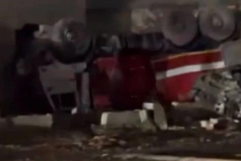 Фотография к новости: Жаңаөзенде өрт сөндіру көлігі тұрғын үйге соғылып, екі адам көз жұмды