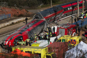 Испаниядағы пойыз апаты: кемінде 40 адам қаза тапты