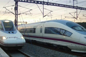 Фотография к новости: Испанияда екі пойыз рельстен шығып кетті, қозғалыс тоқтатылды