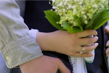 Фотография к новости: Біртүрлі бастама: Польшада неке туралы куәліктен "ерлі-зайыпты" атаулары алынып тасталмақ