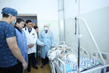 Фотография к новости: Бейнеудегі жол апаты: облыс әкімі зардап шеккендердің жағдайымен танысты