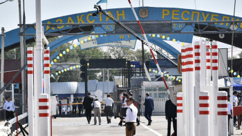 Фотография к новости: Қырғызстанмен шекарадағы бекет енді тәулік бойы жұмыс істейді