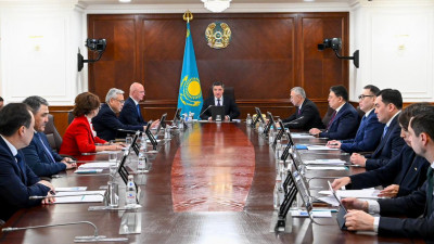 "Элиталық мектептерге ақша беруді тоқтату қажет": Бектенов тапсырма берді