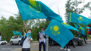 Фотография к новости: Рәміздерге ерекше құрмет көрсеткендер ынталандырылады – Балаева