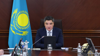 Фотография к новости: Мемлекет басшысы жариялаған идеологиялық тұжырымдарға сүйене отырып, заманауи сын-тегеуріндерге төтеп бере алады — Олжас Бектенов