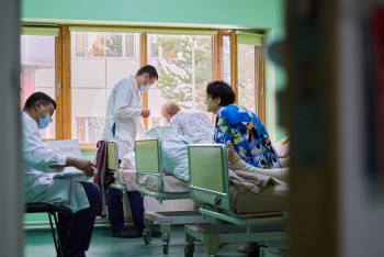 Фотография к новости: Қызылша қандай жолмен таралады? Дәрігерлер ескерту жасады