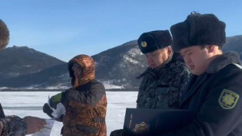 Фотография к новости: Аңшылар мен балықшыларға заң талаптары түсіндірілді