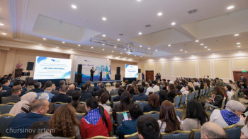 Фотография к новости: Астанада алғашқы "Ақ жол арулары" республикалық форумы өтіп жатыр