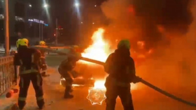 Астанада автокөлік отқа оранды