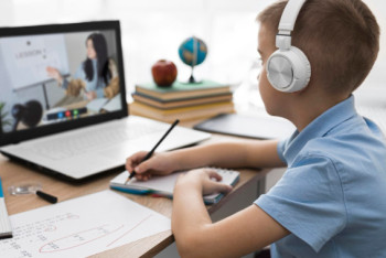 Фотография к новости: Ертең Ақтөбеде мектеп оқушылары қашықтан оқиды