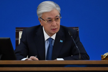 Фотография к новости: Тоқаев: Заң мен тәртіп қағидатын жаңа Конституциямызға енгізу қажет