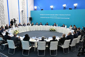 Фотография к новости: Депутат: Құрылтайға көшу заң қабылдау процесін жеңілдетеді