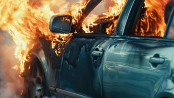 Фотография к новости: Семейде полицейлердің екі көлігін өртеген зейнеткер ұсталды