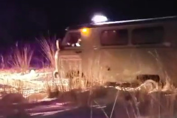 Ақтөбе облысында жедел жәрдем көлігі қарға батып қалды