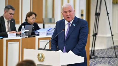 Тарихи қателікті түзеуге мүмкіндік бар: Депутат референдум атауын өзгертуді ұсынды