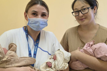 Фотография к новости: "Үш өреннен кейін, үш қызғалдақ": Қостанай облысында үшем дүниеге келді