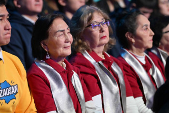 Фотография к новости: Президент: Комиссия жұмысы еліміздің қоғамдық-саяси өміріне тың серпін берді